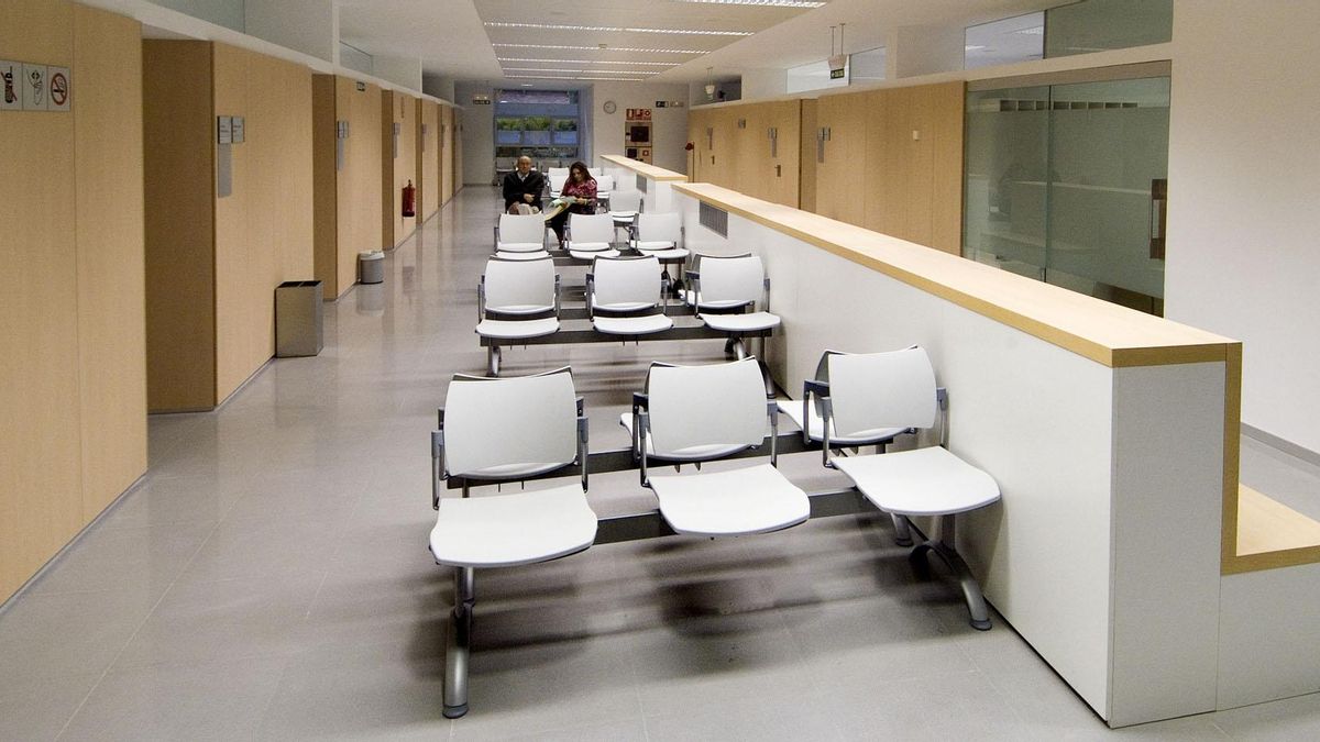Imagen de la sala de espera de un centro de salud en Navarra.
