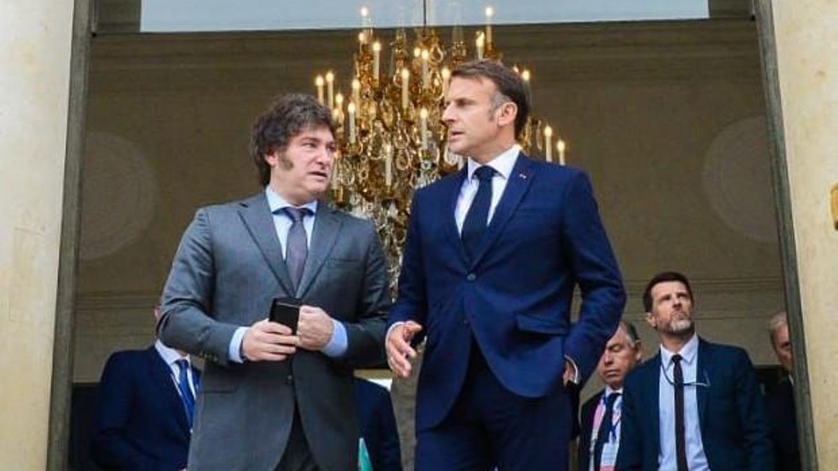 Javier Milei y Emmanuel Macron en París. Científicos franceses enviarán fondos para sus pares argentinos ante la motosierra del Presidente.