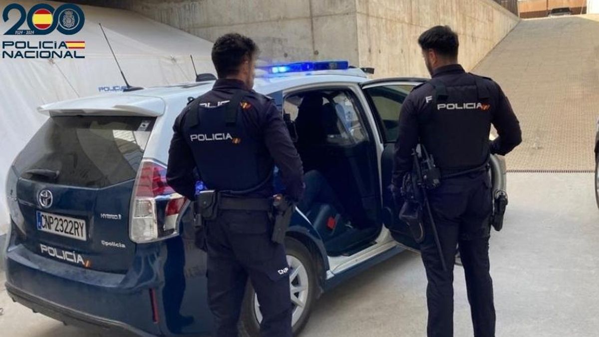 Dos agentes de la Policía Nacional en una imagen de archivo.