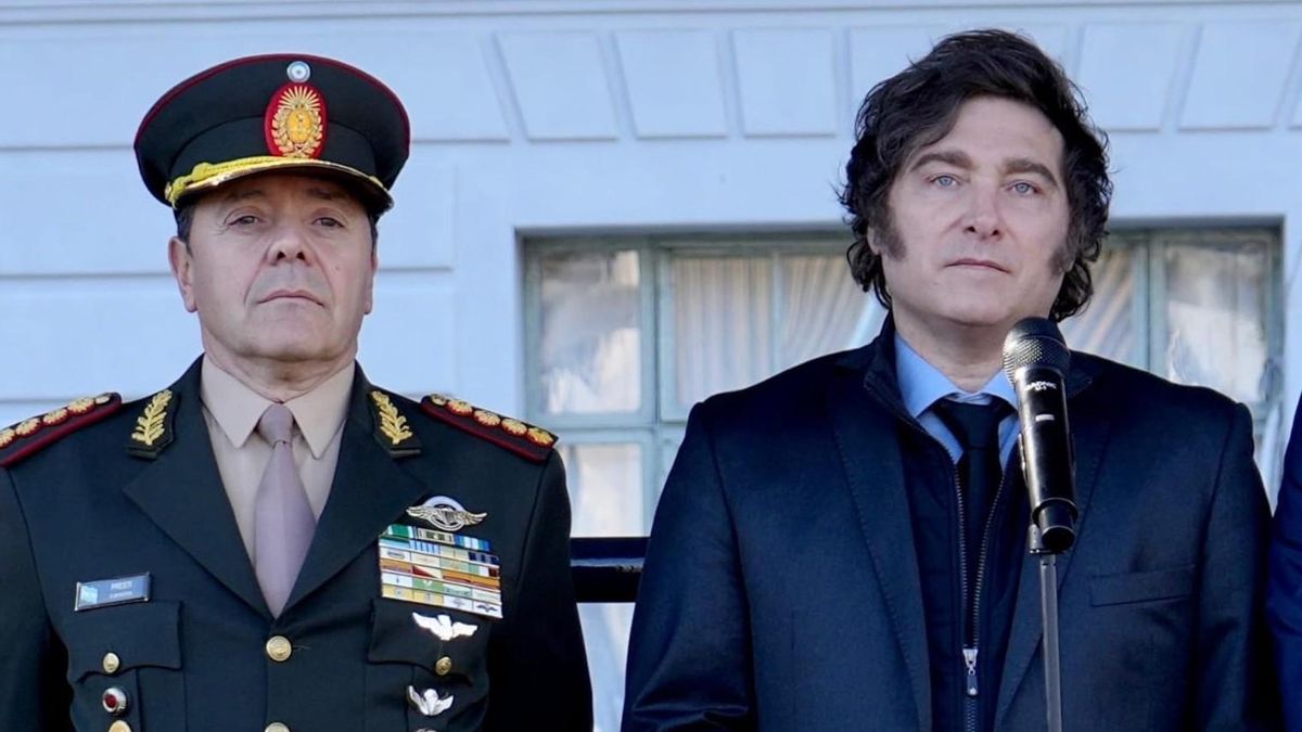 Javier Milei, junto a Carlos Alberto Presti, flamante ministro de Defensa.