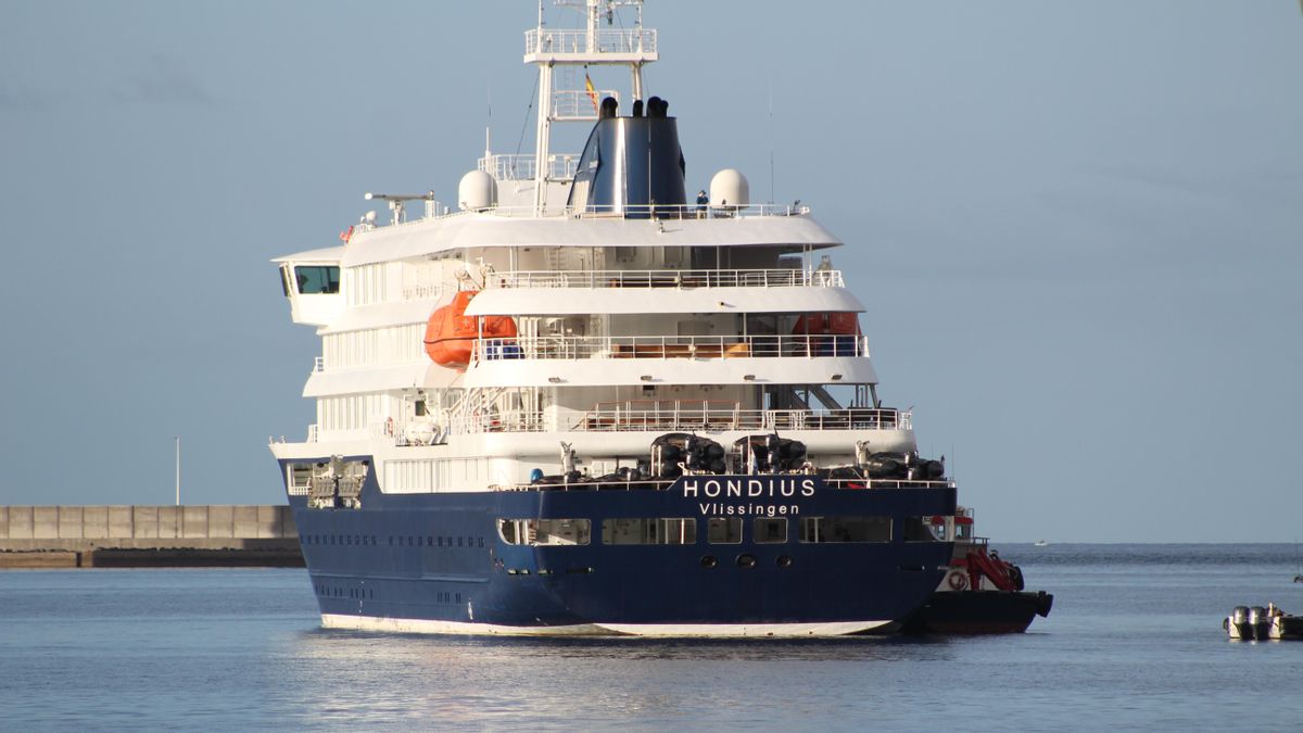 Buque Hondius, en el Puerto de Granadilla