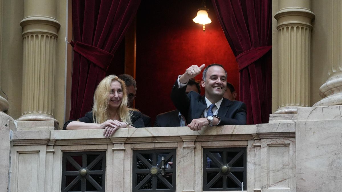 La secretaria general de la Presidencia, Karina Milei y el vocero presidencial, Manuel Adorni.