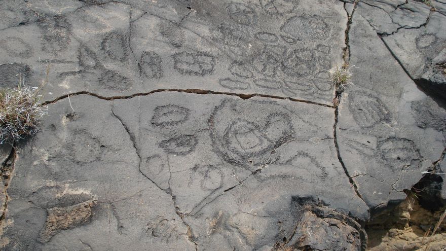 Detalle de los grabados del Parque Cultural de El Julan, en El Hierro
