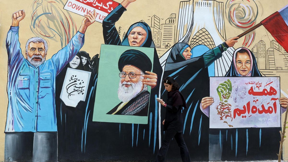 Mural anti-Estados Unidos y anti-Israel en una calle de Teherán.