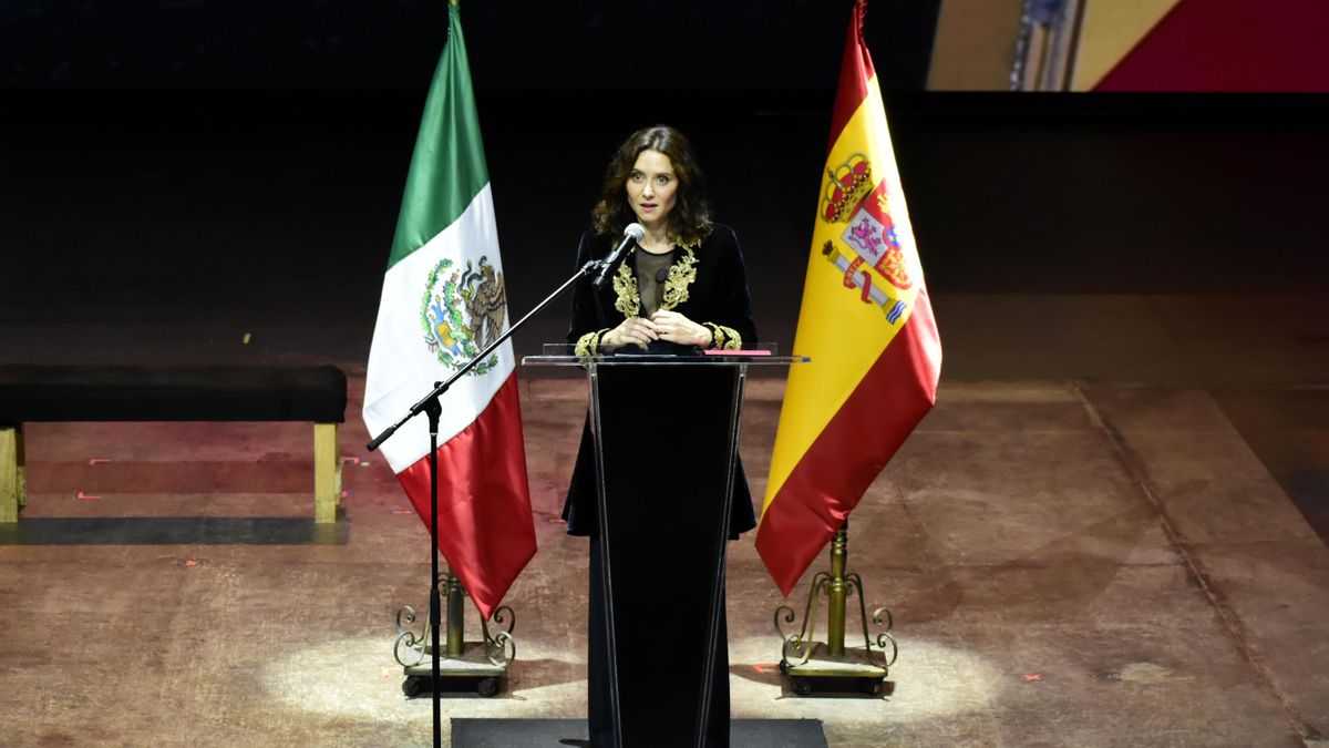 Ayuso acusa al Gobierno de ponerla en riesgo en "un país violento" como México y Moncloa replica que no pidió protección