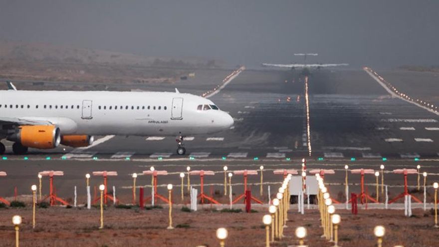 Impiden volar de vuelta a Italia a tres amigas infectadas de Gran Canaria