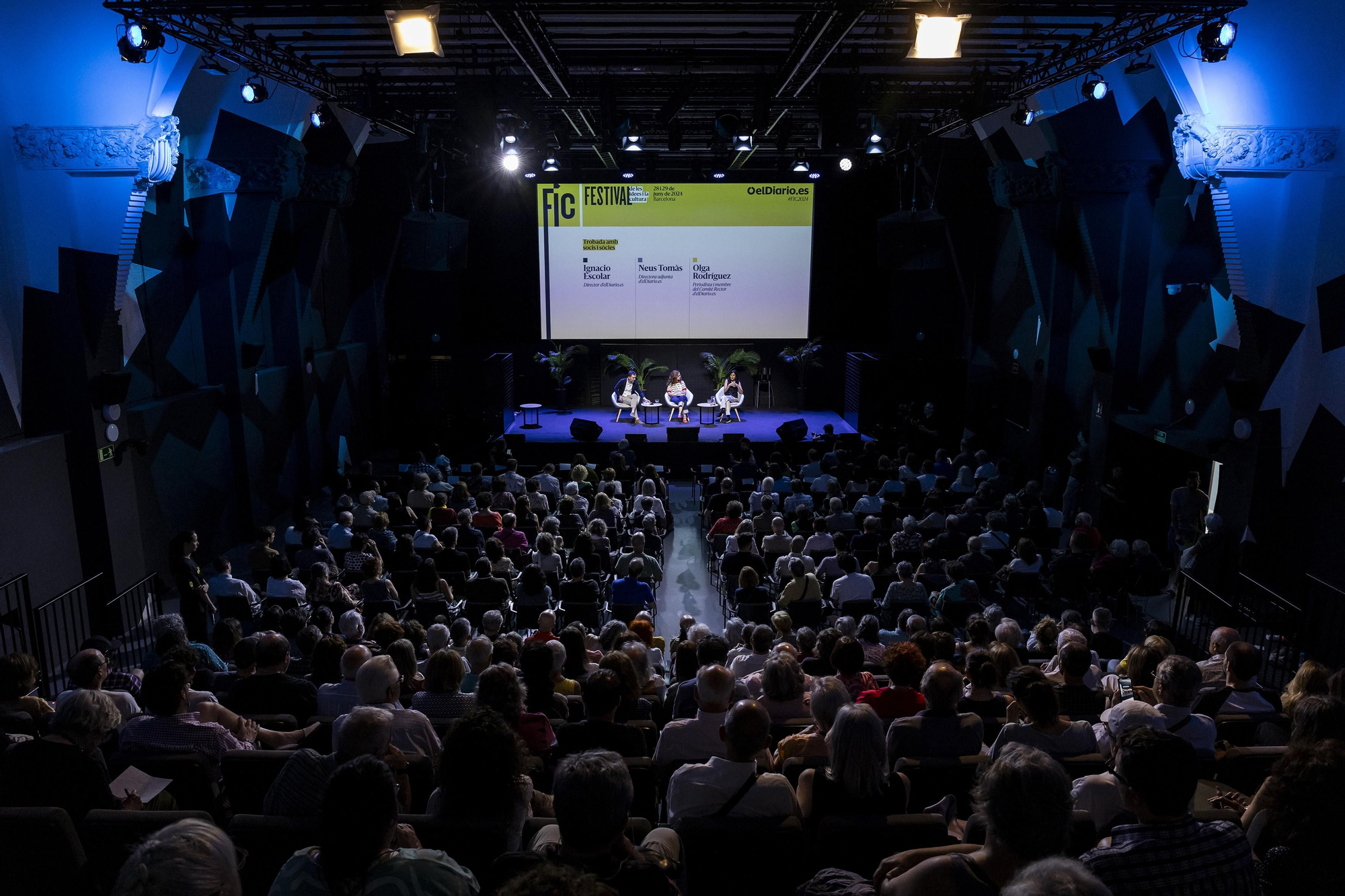La Sala Teatre del CCCB se llenó para asistir a las distintas actividades que tuvieron lugar el viernes 28 de junio en el FIC