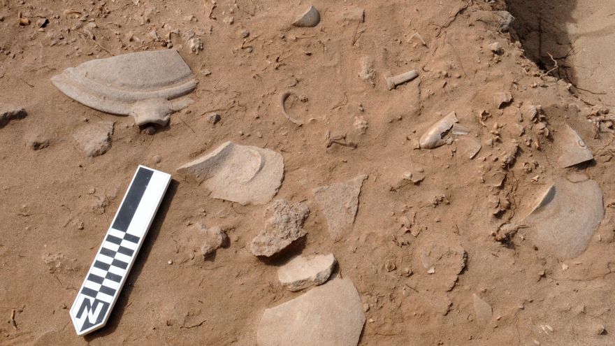 Restos de cerámica excavados en el yacimiento. Son de factura romana; la mayor parte de la cerámica se hizo en el sur de Hispania. Por su tipología, se construyó entre el año 40 antes de la Era común y sobre el 60 del siglo I de la Era