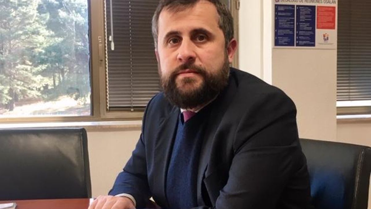 Alberto Alonso Martín, director general de Osalan, en su despacho.