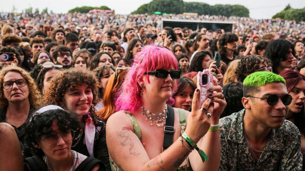 El público de Amyl and the Sniffers durante el Primavera Sound Porto 2024.