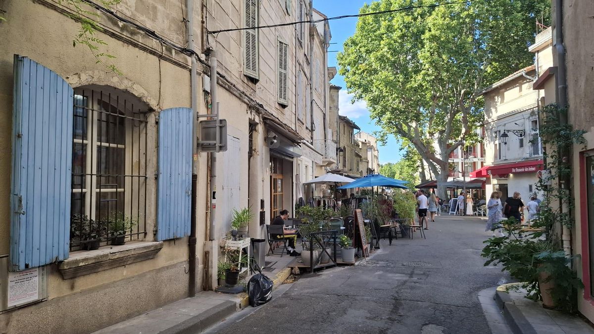 Arlés.