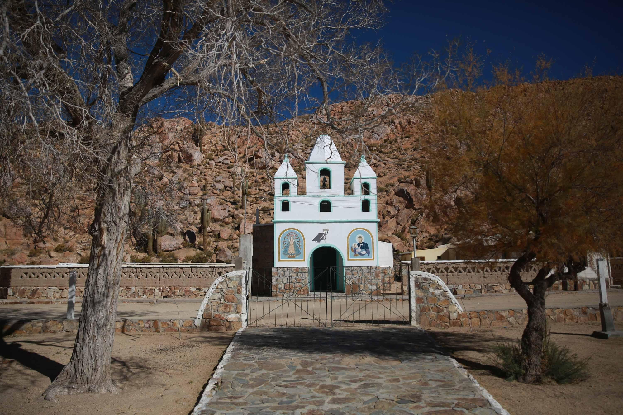 La iglesia local, en Rinconadillas, Jujuy, cerca de la Laguna de Guayatayoc.