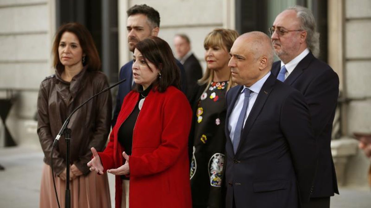 El PSOE y Podemos piden explicaciones a Casado por la 'operación kitchen'