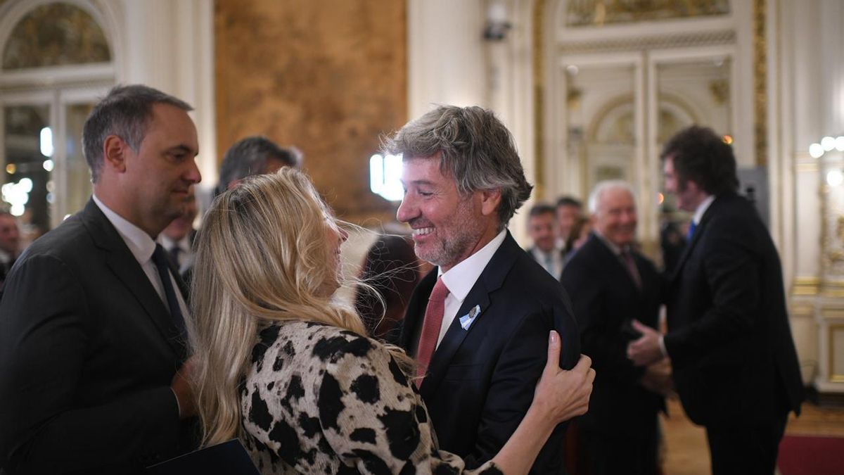 Karina Milei felicita al nuevo ministro de Justicia, Juan Bautista Mahiques,