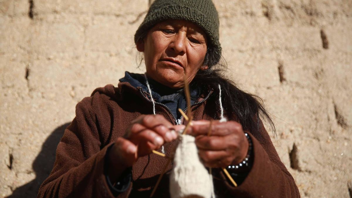 Tejedora de Rinconadillas. El tejido es una tradición ancestral en la comunidad jujeña.