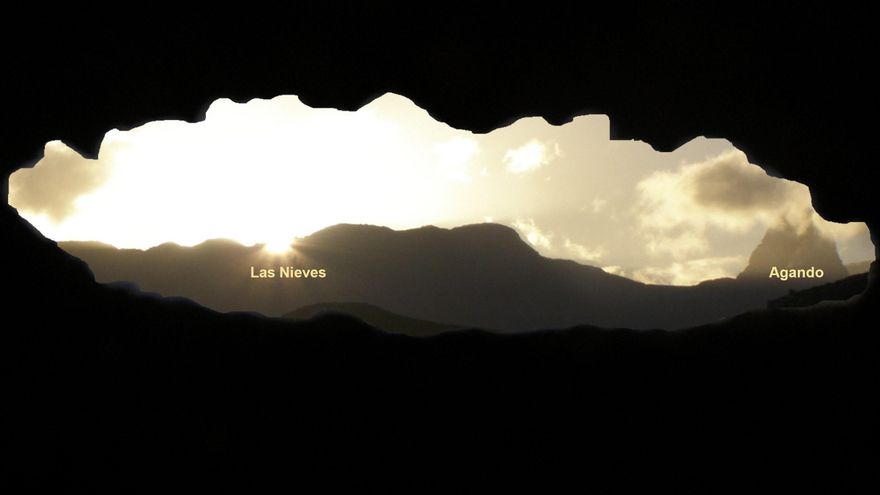 Este es el horizonte que se observa desde el visor de Las Toscas del Guirre. La puesta de sol, en el solsticio de invierno, cae en el centro, exactamente detrás de un ara de sacrificio y de la ermita de Las Nieves, lugar de encuentro desde el siglo XVI