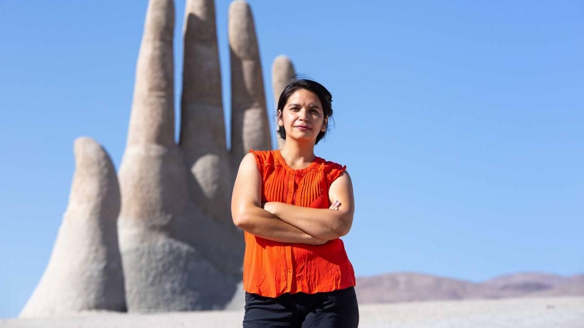 Dorador es doctora en Ciencias Naturales e integró la Convención Constitucional de Chile en representación de la Región de Antofagasta.