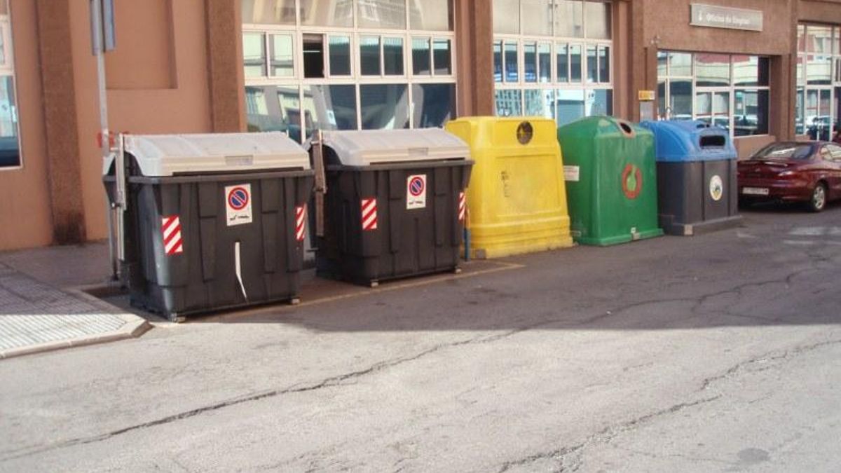 Contenedores de basura en Las Palmas de Gran Canaria.