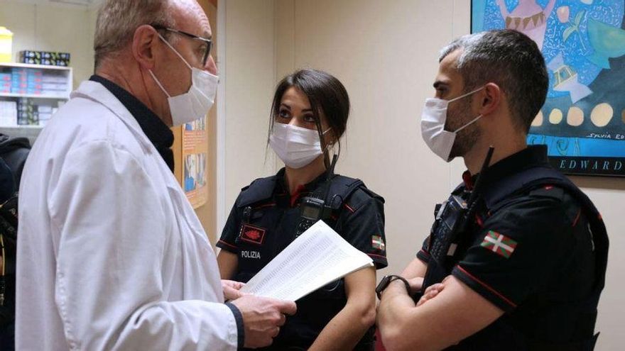 17 de febrero: Vacunas para los ertzainas antes que para los mayores de 80