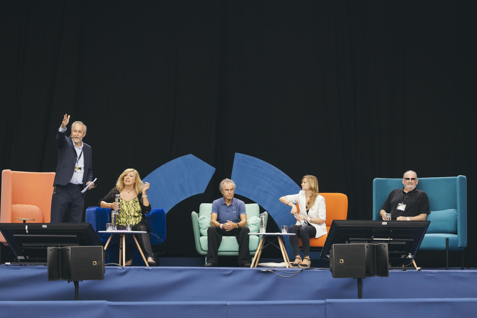 Mesa de debate: El valor de la opinión