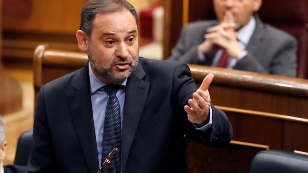 Ábalos acusa al PP de cuestionar la credibilidad de España y de enfrentarla a EEUU