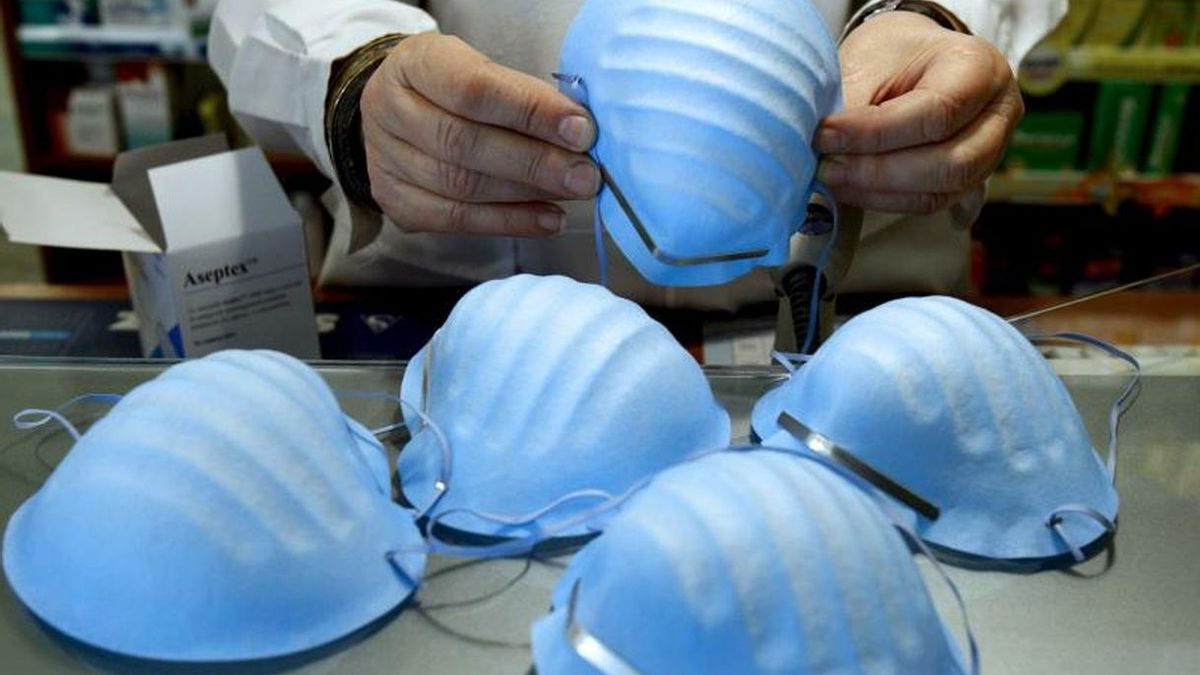 La venta de mascarillas se triplica en las farmacias por miedo al coronavirus