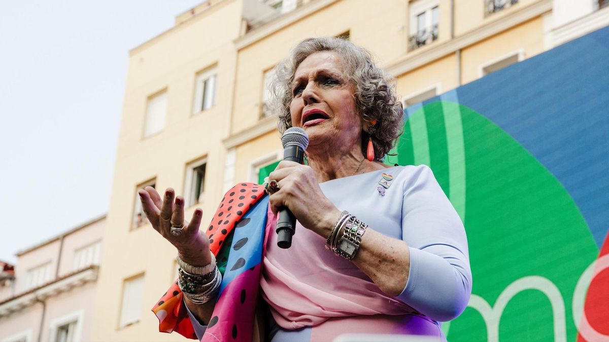 Chen, durante el Pregón del Orgullo 2023 en la plaza de Pedro Zerolo de Madrid