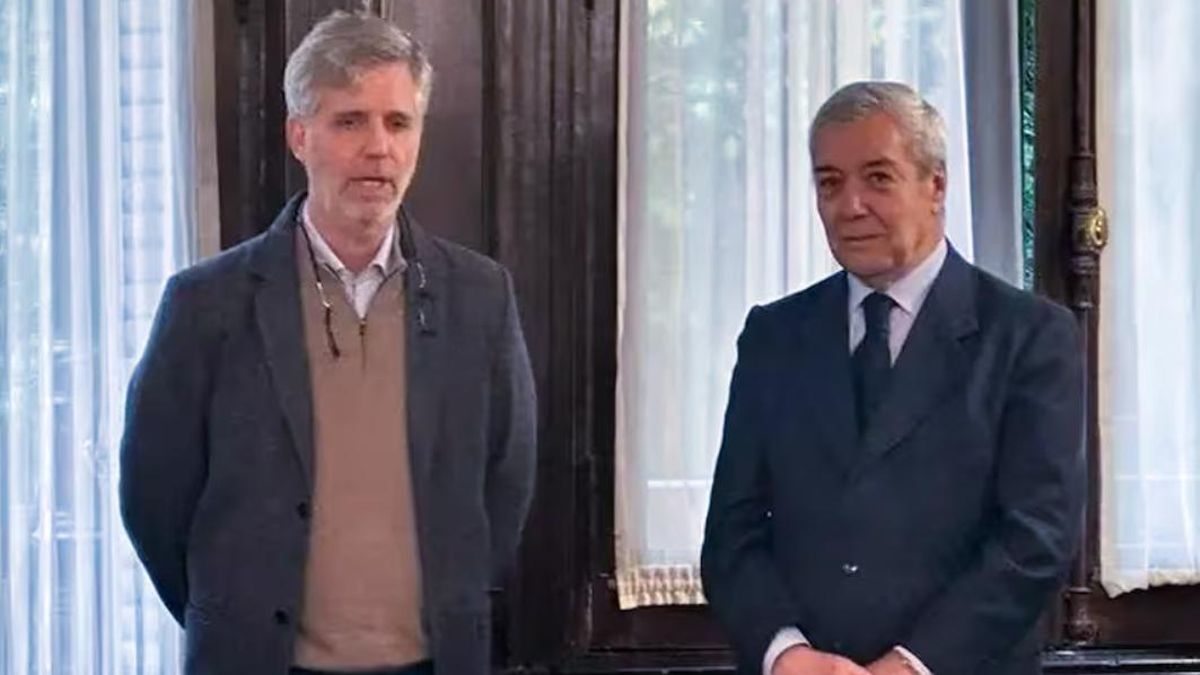 Sergio Neiffert, jefe de la SIDE, junto al flamante director de la Escuela Nacional de Inteligencia (ENI), Juan Bautista "Tata" Yofre.