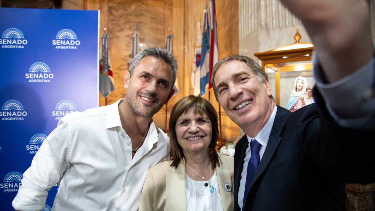 Patricia Bullrich junto a Martín Menem y Diego Santilli el dia de la sanción del Presupuesto