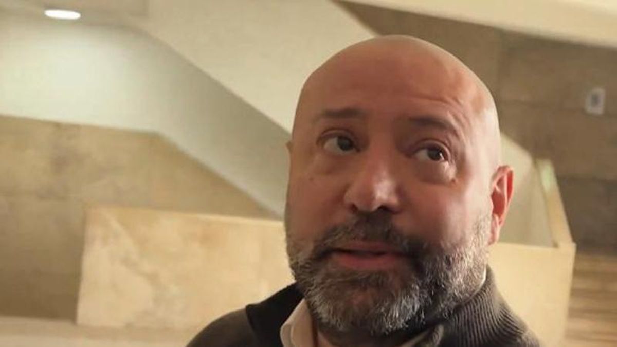 Agobiado y solo, Spagnuolo mide un silencio que pende sobre los Milei