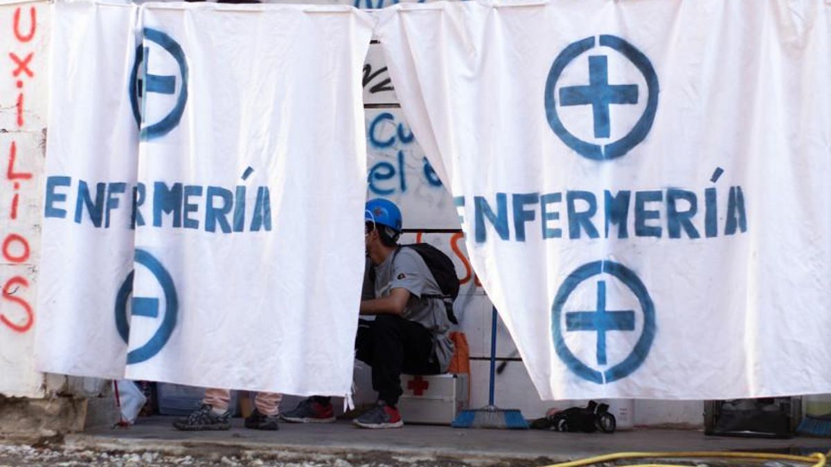 Uno de los campamentos donde los voluntarios socorren a los heridos