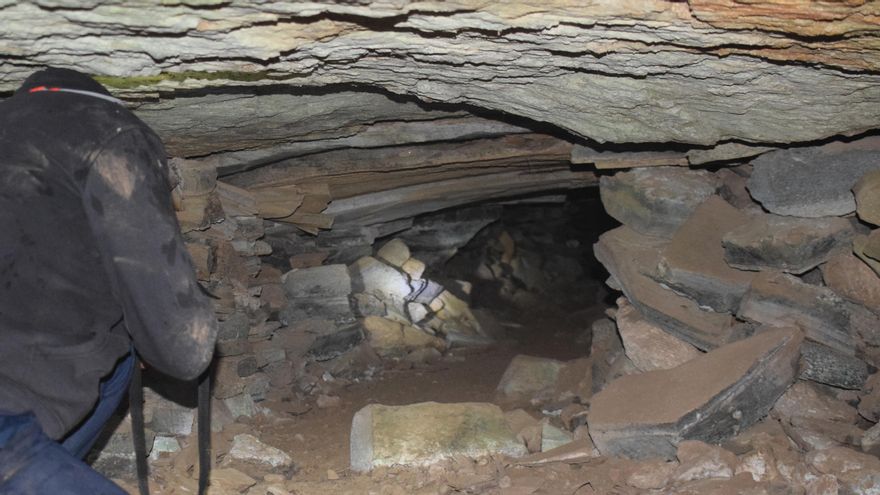 Es la única mina indígena. Está en la montaña de Hogarzales (Gran Canaria). Los mineros excavaron numerosas galerías para extraer obsidiana.