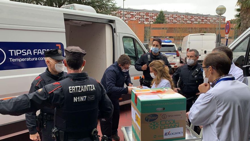 27 de diciembre: Llegan 405 vacunas a Txagorritxu