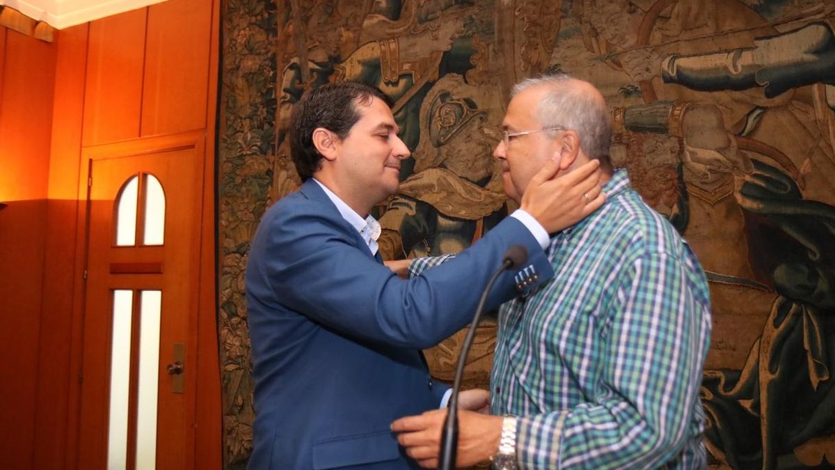 El edil de Cultura, Juan Miguel Moreno Calderón, dimite por motivos de salud y Lourdes Morales tomará su acta