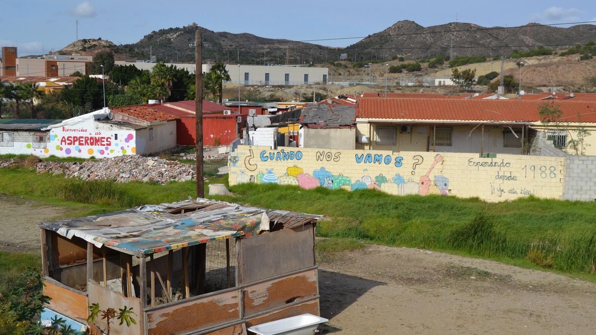 La política abandona a los barrios pobres: una mañana electoral en Los Asperones, donde tres de cada cuatro no votan