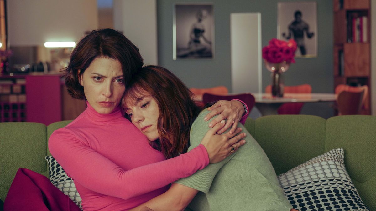 Bárbara Lennie y Victoria Luengo en 'Amarga Navidad'