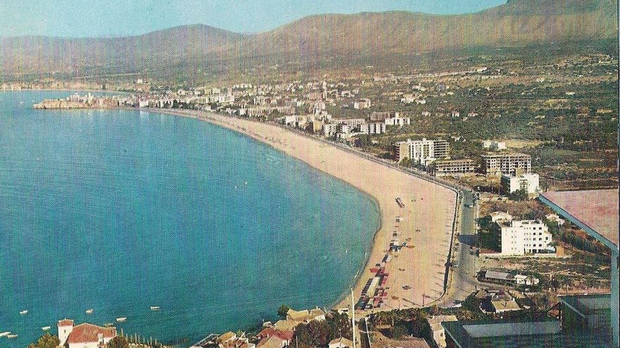 Vista de Benidorm perteneciente a la muestra 'El jardín de las Hespérides'.