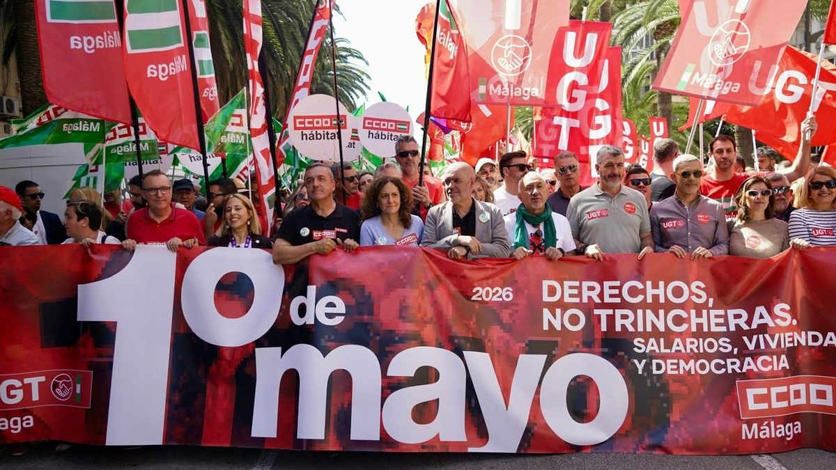 Los líderes provinciales, autonómicos y estatales de UGT y CCOO, durante la manifestación del 1 de mayo en Málaga