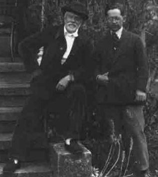 Retrato del doctor Madrazo y el periodista Luciano Malumbres.