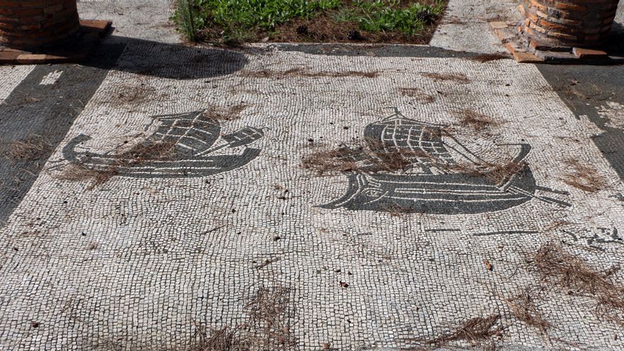 Así eran los barcos mercantes romanos en torno a la Era común. Son mosaicos en la plaza de la Corporazioni, en la localidad portuaria de Ostia