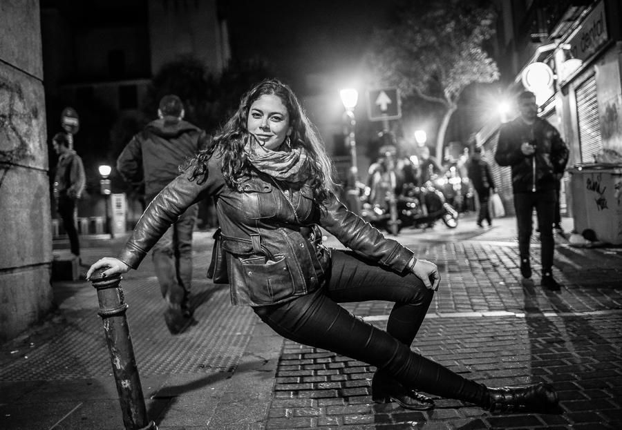 Nueve años de retratos en el bolardo más fotografiado de Madrid