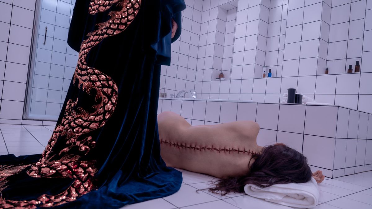 Una de las escenas de 'La sutancia', la película de Coralie Fargeat