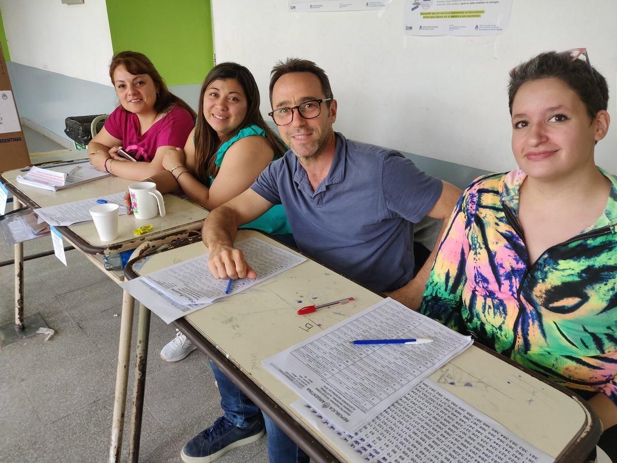 Marcos Galperin como fiscal de Juntos por el Cambio en las elecciones de 2019. Tras la derrota de Mauricio Macri se instaló en Uruguay.
