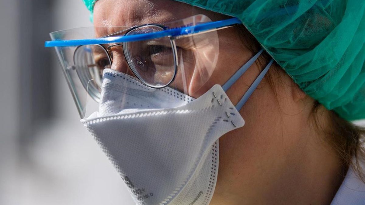 CSIF-A alerta de que la cifra de sanitarios de la pública contagiados "está 8 puntos por encima de España"
