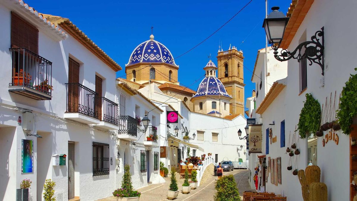 Altea, en blanco y azul.
