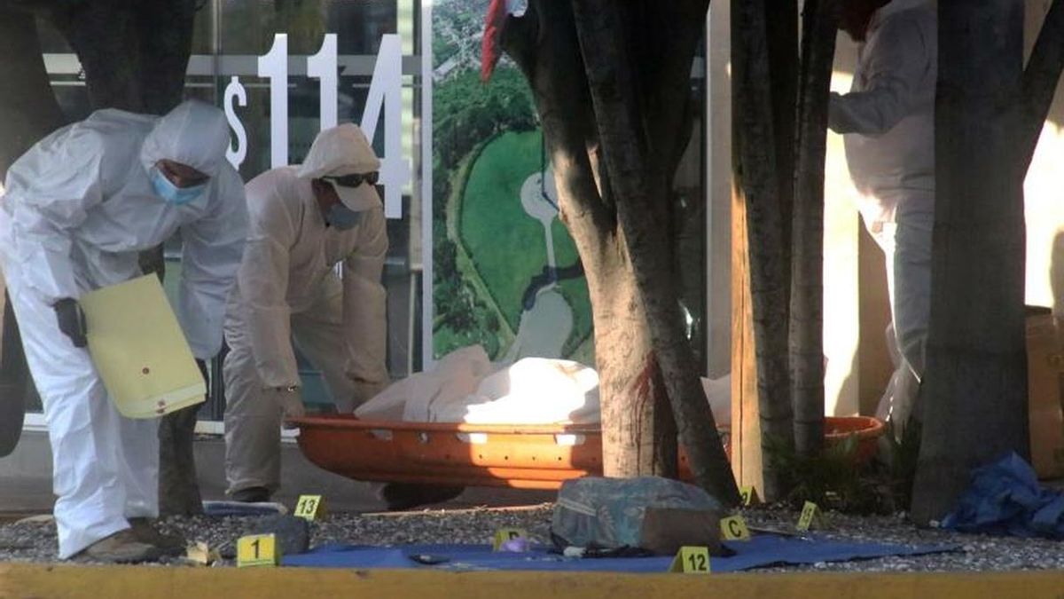 Matan a cinco personas en una terminal de autobuses del centro de México
