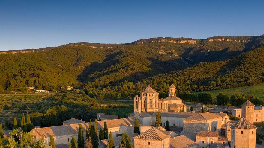 El precioso pueblo de Tarragona con un monasterio que es Patrimonio de la Humanidad y en el que descansan numerosos reyes