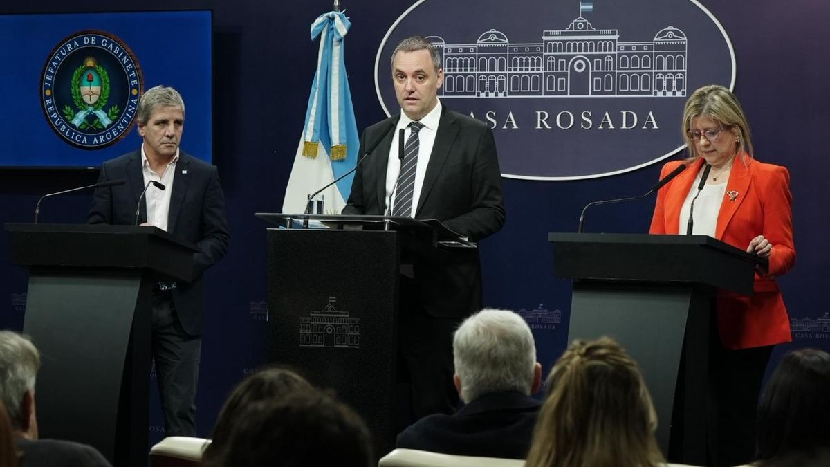 El viernes pasado, Adorni volvió a realizar una conferencia de prensa en Casa Rosada, esta vez junto a Toto Caputo y Alejandra Monteoliva.